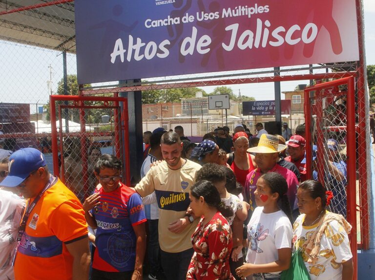 ¡Con esta suman 70 canchas entregadas! Alcaldía de Maracaibo reinaugura la cancha Altos de Jalisco