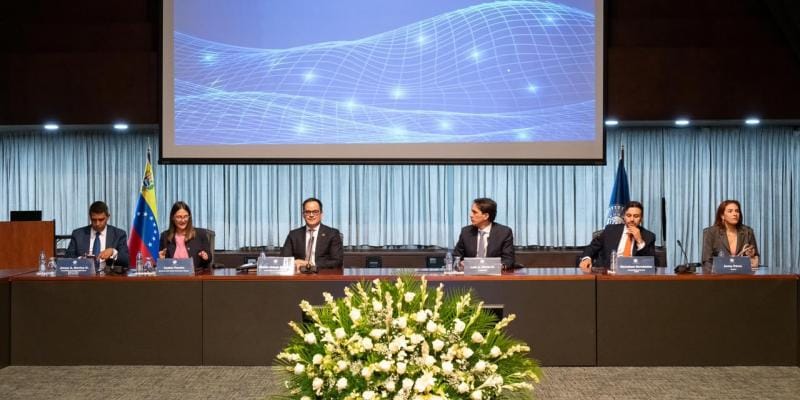 BCV y Ejecutivo Nacional intercambian con la banca sobre estrategias para la reconstrucción