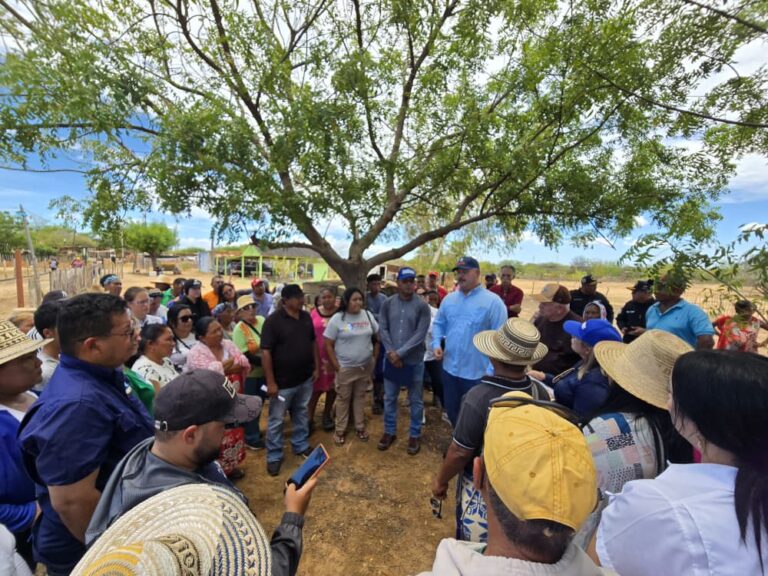 Gobernador Luis Caldera entrega 1.200 metros de tuberías de agua y financiamientos comunitarios en Mara