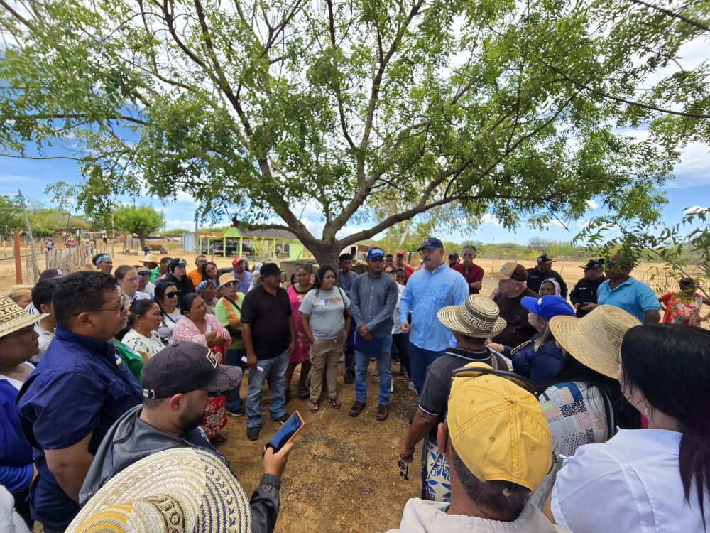 Gobernador Luis Caldera entrega 1.200 metros de tuberías de agua y financiamientos comunitarios en Mara
