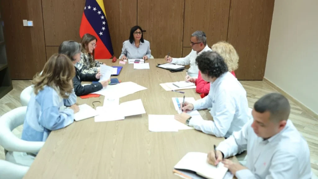 Rodríguez revisó avances del Plan Venezuela Renace y la entrega de viviendas