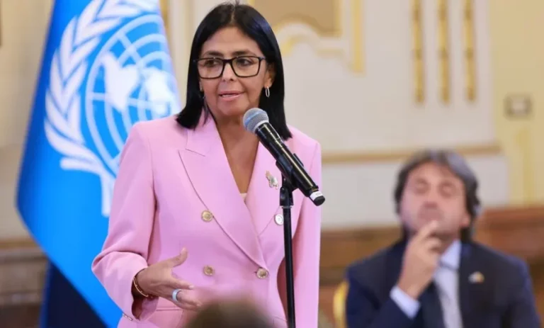 Delcy Rodríguez aborda con el FMI el uso de recursos para la reconstrucción