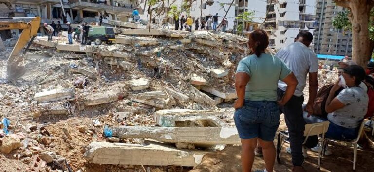 Ministro Garcés: "Ninguna estructura será demolida teniendo personas que recuperar"