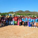 El deporte no se detiene en Almirante Padilla: Alcalde Marlon Díaz entrega uniformes a equipos de kickingball