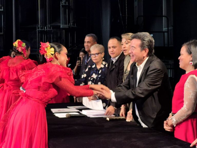 Más de 300 artistas y gestores culturales del Zulia reciben acreditación de saberes