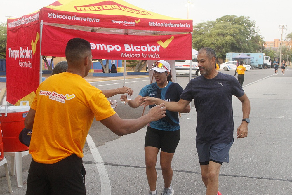¡Iniciativa de la Alcaldía de Maracaibo! Mayor hidratación en la ciclovía con alianza entre el IMDEPREC y Ferretería Bicolor