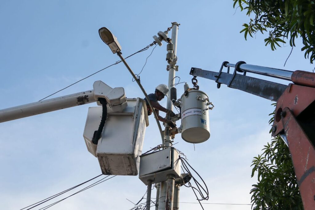 ¡Los 4 niveles de gobierno! Incluidas las 18 parroquias de Maracaibo en el reemplazo de transformadores
