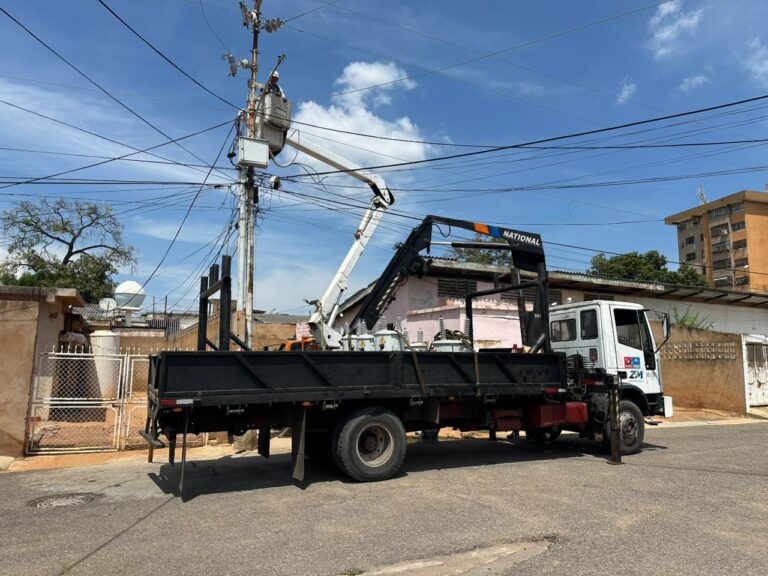 ¡Con apoyo de Alcaldía de Maracaibo! El Plan Cayapa eléctrico instaló otros 24 Transformadores en 6 parroquias de la ciudad