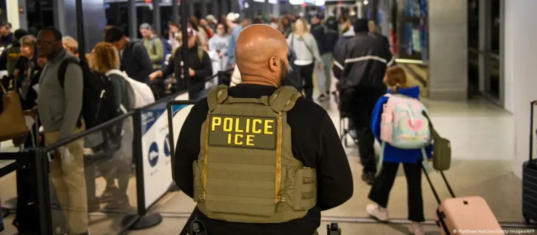 Redadas de migrantes no paran en los aeropuertos de EEUU