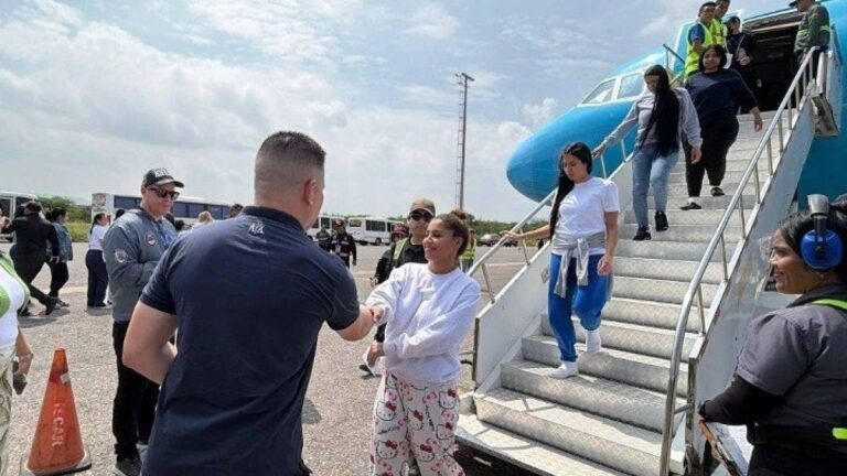 Venezolanos llegaron al país en un vuelo de repatriación procedente de EEUU