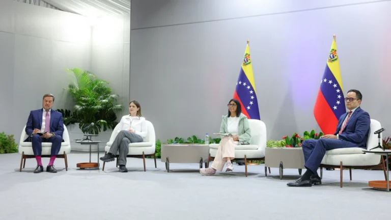 Delcy Rodríguez: Trabajamos en la simplificación de trámites para exportación de productos