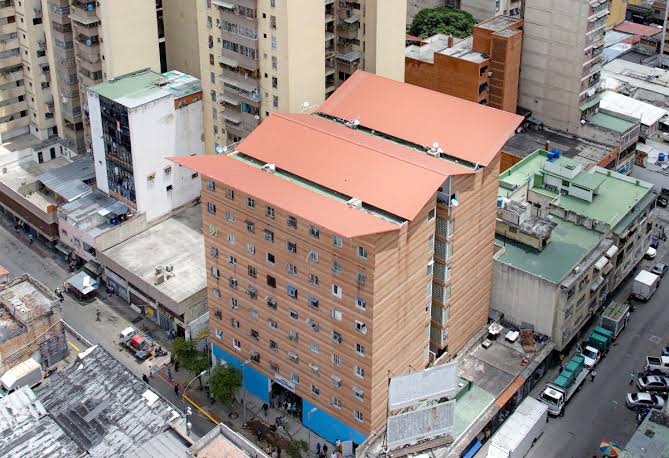 Ejecutivo entregó rehabilitación de 67 viviendas en Caracas