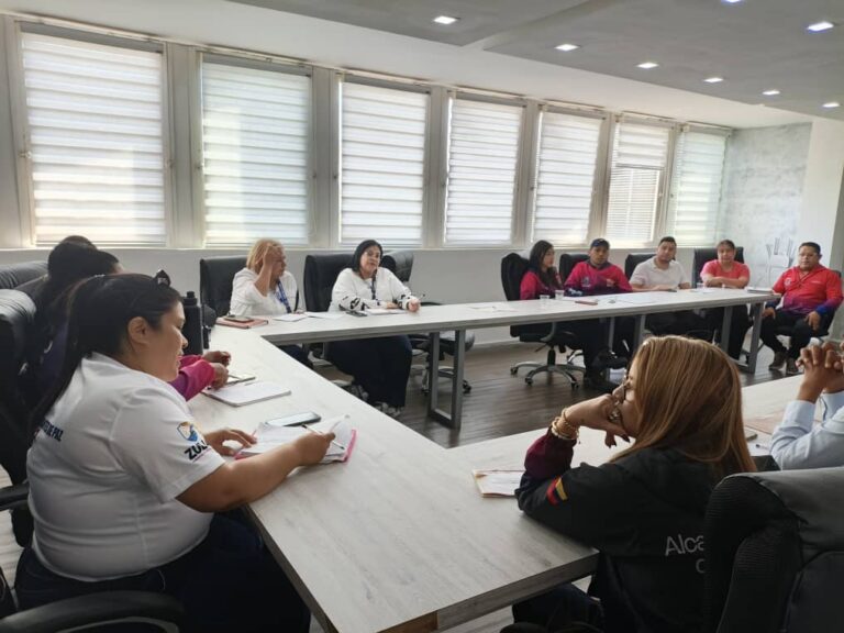 ¡Sinergia municipal! Realizan encuentro interinstitucional para fortalecer las comunas en Maracaibo