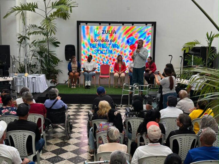 Gobernación realiza entrega ayudas humanas a habitantes del Zulia
