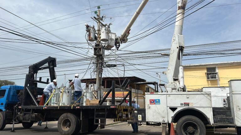 Alcaldía de Maracaibo culmina esta semana la instalación de 150 transformadores