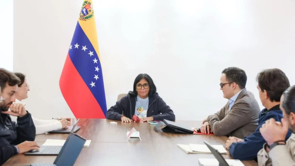 Delcy Rodríguez revisó agenda económica y ejecución de fondos de emergencia post-sismos