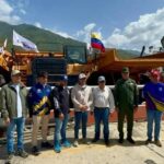 Llega nueva maquinaria pesada para recolección de escombros en La Guaira