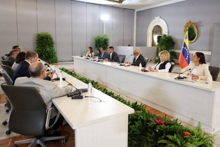 Estados Unidos sostiene la mesa de diálogo en Venezuela