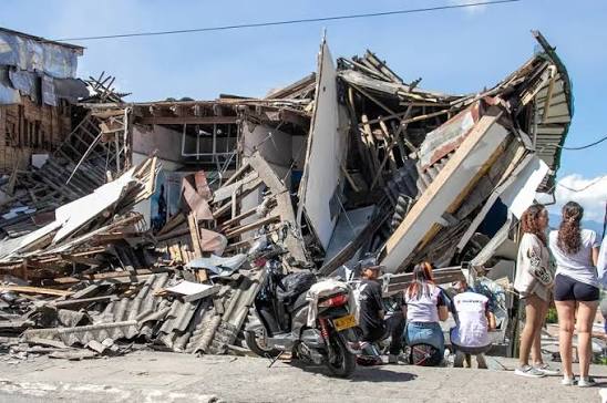 Petro llama a su partido a coordinar esfuerzos tras terremoto en Colombia