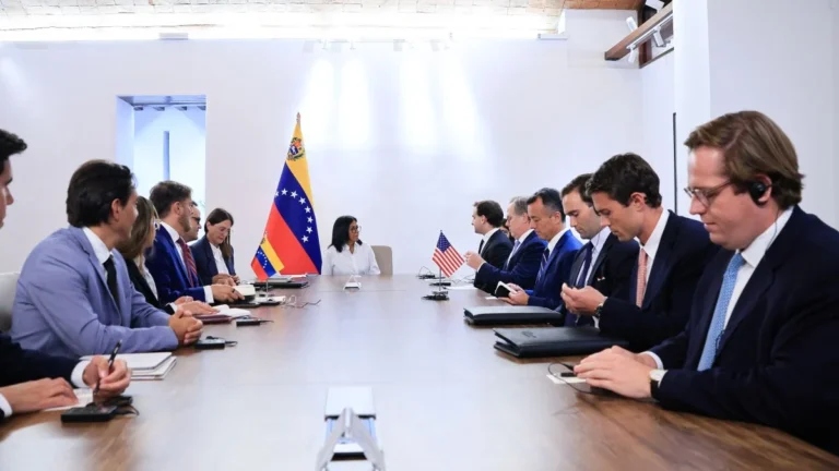 Venezuela y EEUU evalúan estabilidad del mercado energético y reactivación de mecanismos financieros