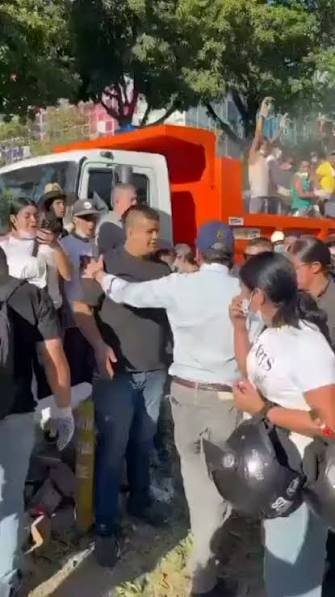 Alcalde de Cali fue agredido mientras recorría zona afectada por terremoto