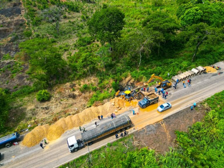 Gobernación inicia trabajos de nuevo alcantarillado de 24 metros lineales en el sector El Venado de la carretera Lara-Zulia
