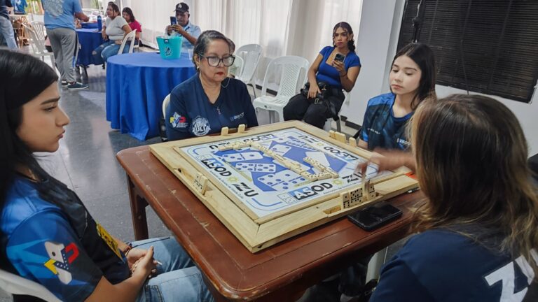 ¡Con árbitros nacionales! Alcaldía de Maracaibo reunió más mujeres en el primer torneo "Estrategas Del Dominó"