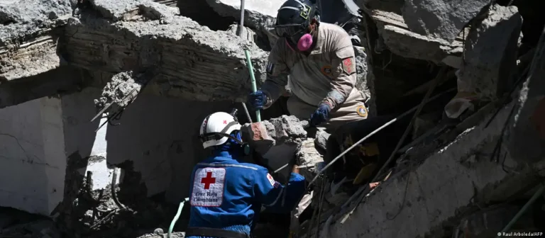 Colombia busca a cientos de desaparecidos tras terremoto