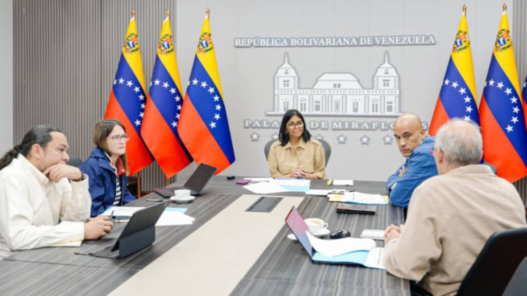 Avanza reestructuración del Ejecutivo Nacional tras reunión de evaluación en Miraflores