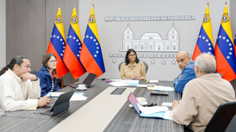 Avanza reestructuración del Ejecutivo Nacional tras reunión de evaluación en Miraflores
