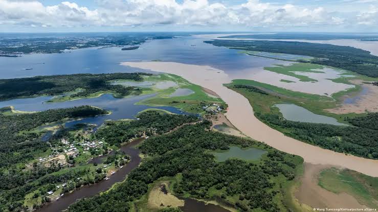 Descubre gran yacimiento petrolero en la desembocadura del río Amazonas