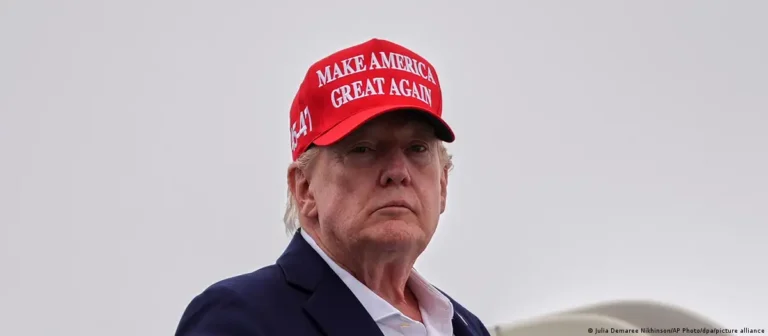 Trump amenaza con bombardear “sin piedad” a Omán