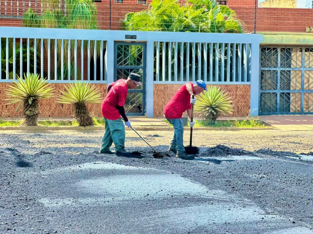 Gobernación del Zulia despliega más de 3.500 toneladas de asfalto en Ciudadela Faría