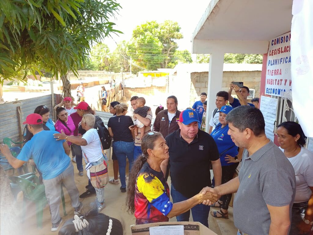 Masiva asistencia en la renovación de vocerías en la parroquia Antonio Borjas Romero