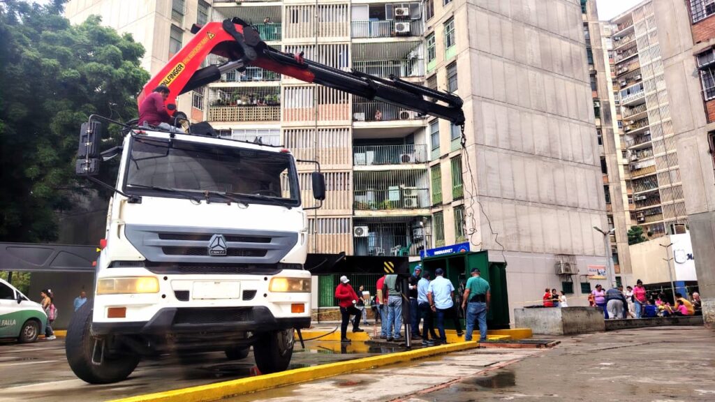Gobernación y Corpoelec restituyen servicio eléctrico en Torres del Saladillo con sustitución de transformador de 750 KVA