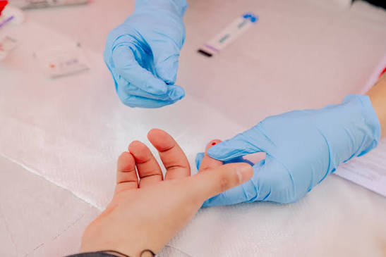 Sífilis alcanza cifras históricas en Chile: dónde realizarte un examen gratuito