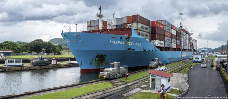 Canal de Panamá reducirá tránsito de buques debido al Niño