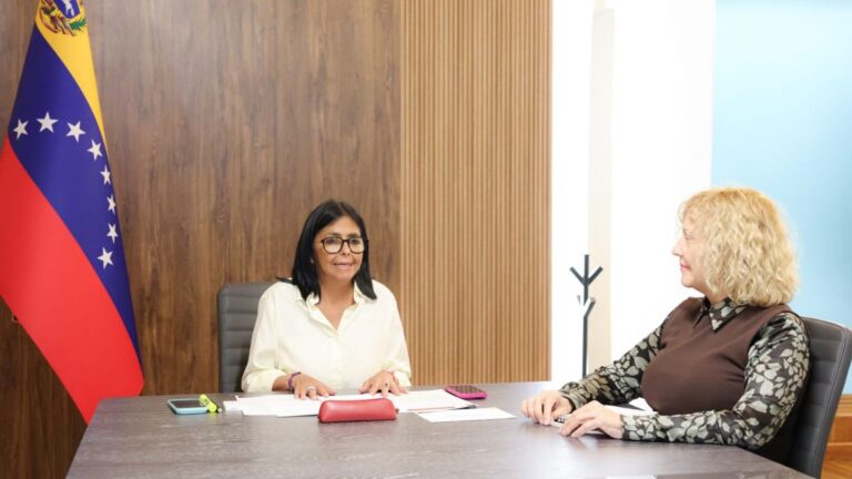 Delcy Rodríguez evaluó resultados del Sistema Nacional de Ingreso