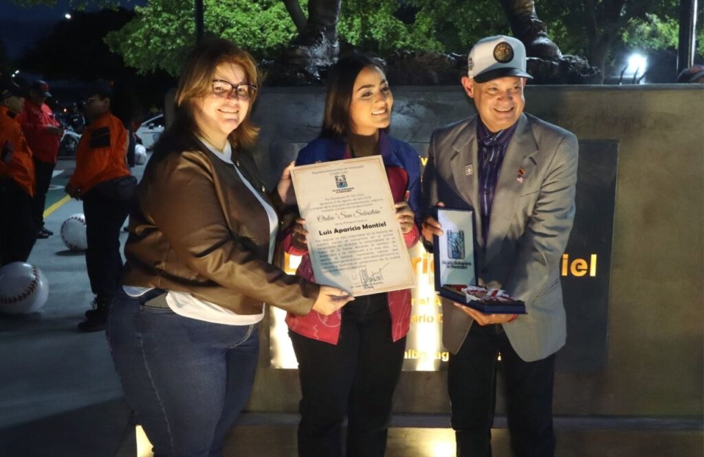 Desirée Fernández: Celebramos con fervor develación de la estatua de Luis Aparicio