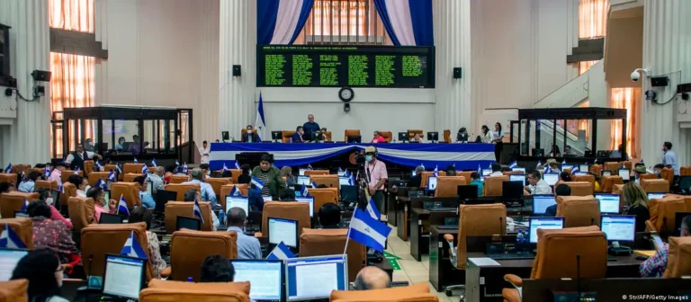 Nicaragua crea reforma para desacatar "leyes extranjeras"