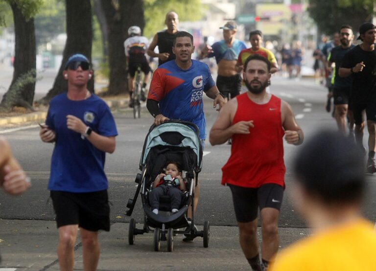 ‎Corredores se entrenan cada domingo en la Ciclovía de Maracaibo para próximas competencias 10K ‎