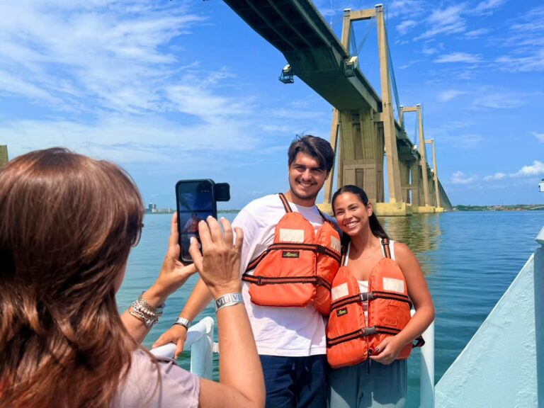 Corzutur fortalece motor turístico zuliano: recorrido lacustre bajo el puente cada fin de semana