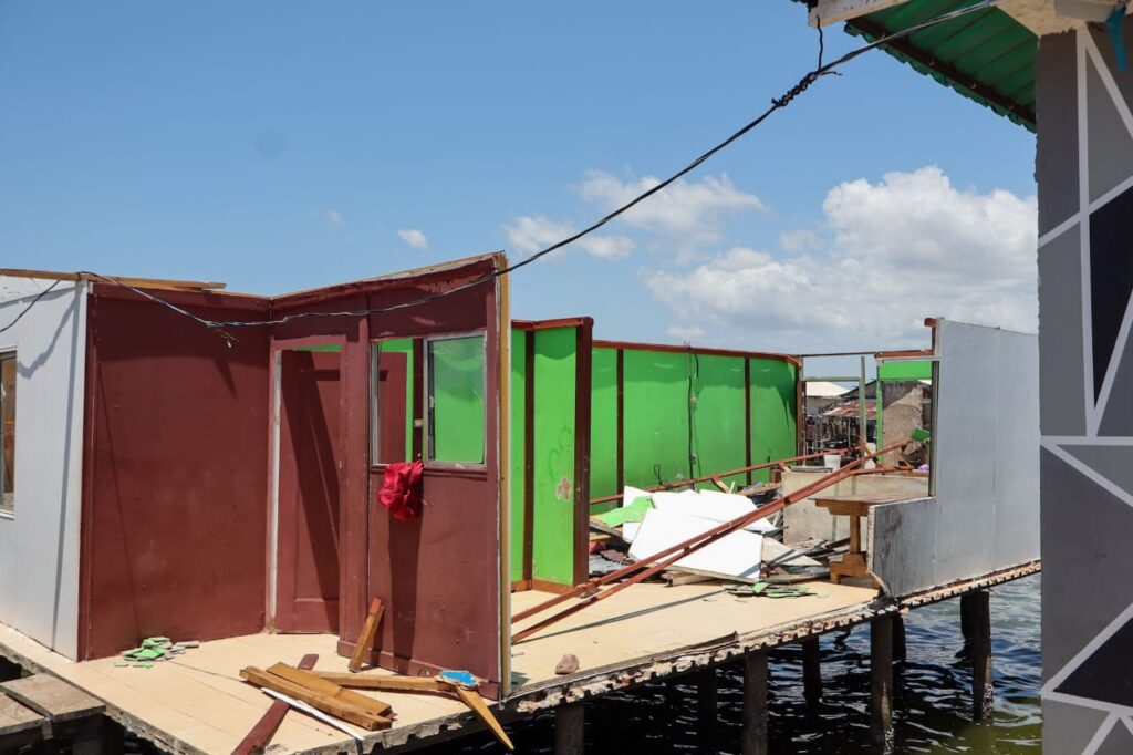 Alcaldía de Maracaibo atiende a familias de Santa Rosa de Agua afectadas por onda tropical