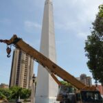 Alcaldía inició restauración del Obelisco de la Plaza de la República