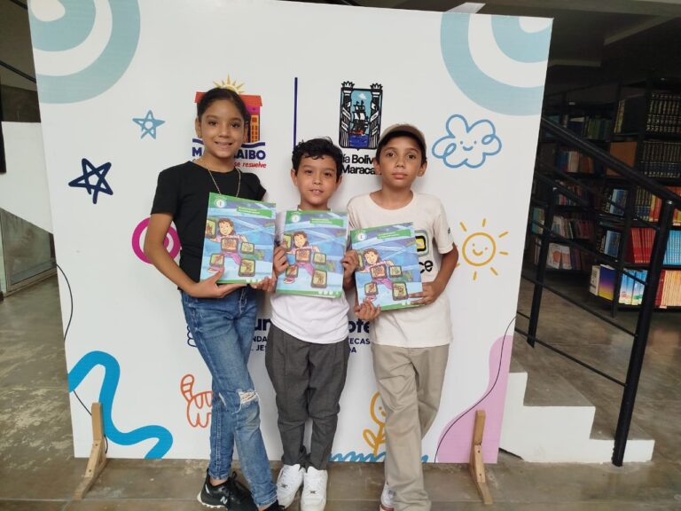 ¡Campaña Dona un libro! Fundabiblioteca entregó 1400 libros a escuelas de Maracaibo