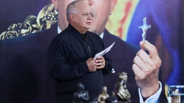 Diosdado Cabello asegura que Carlos Ocariz entregó a Juan Caguaripano
