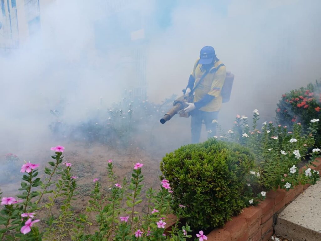 Alcaldía de Maracaibo fumigó en Francisco E. Bustamante, Cecilio Acosta, y Raúl Leoni