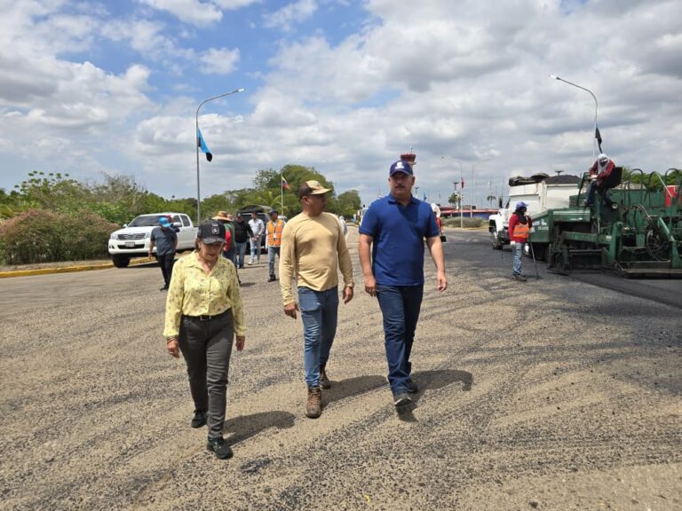 Gobernación del Zulia asfalta más de 11 kilómetros de vialidad en la avenida Don Manuel Belloso de Maracaibo