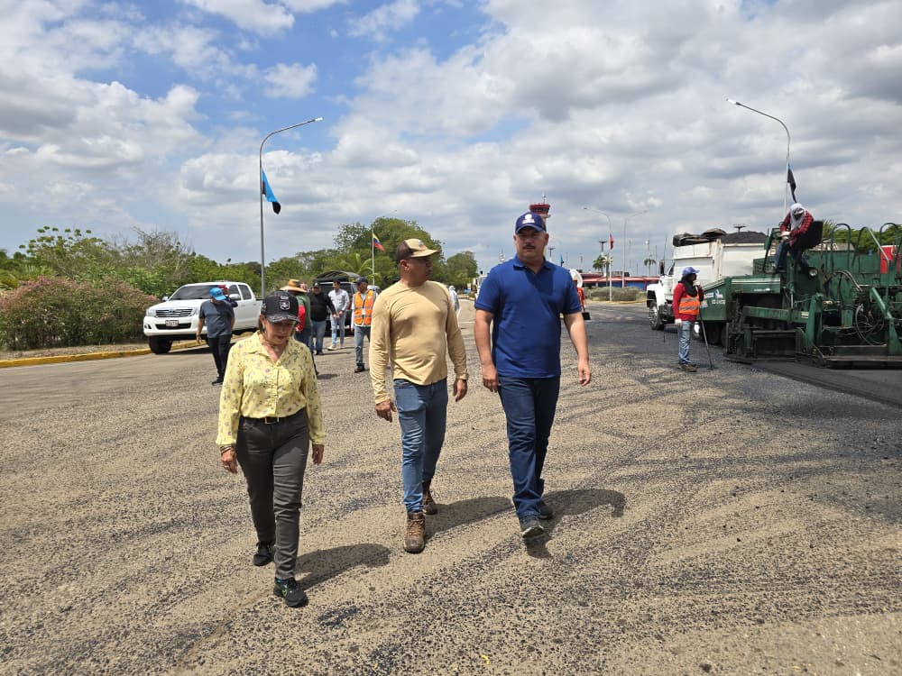 Gobernación del Zulia asfalta más de 11 kilómetros de vialidad en la avenida Don Manuel Belloso de Maracaibo