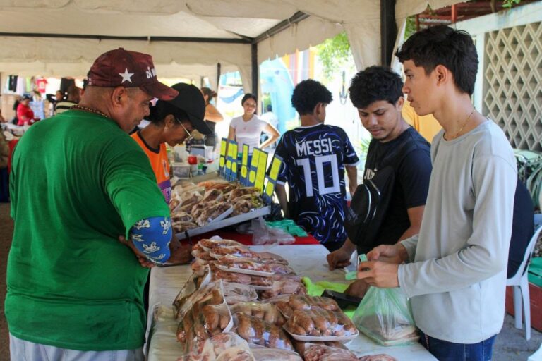 ¡Mercado y jornada integral! Alcaldía de Maracaibo llevó feria de ropa, víveres y salud a Santa Rosa de Agua